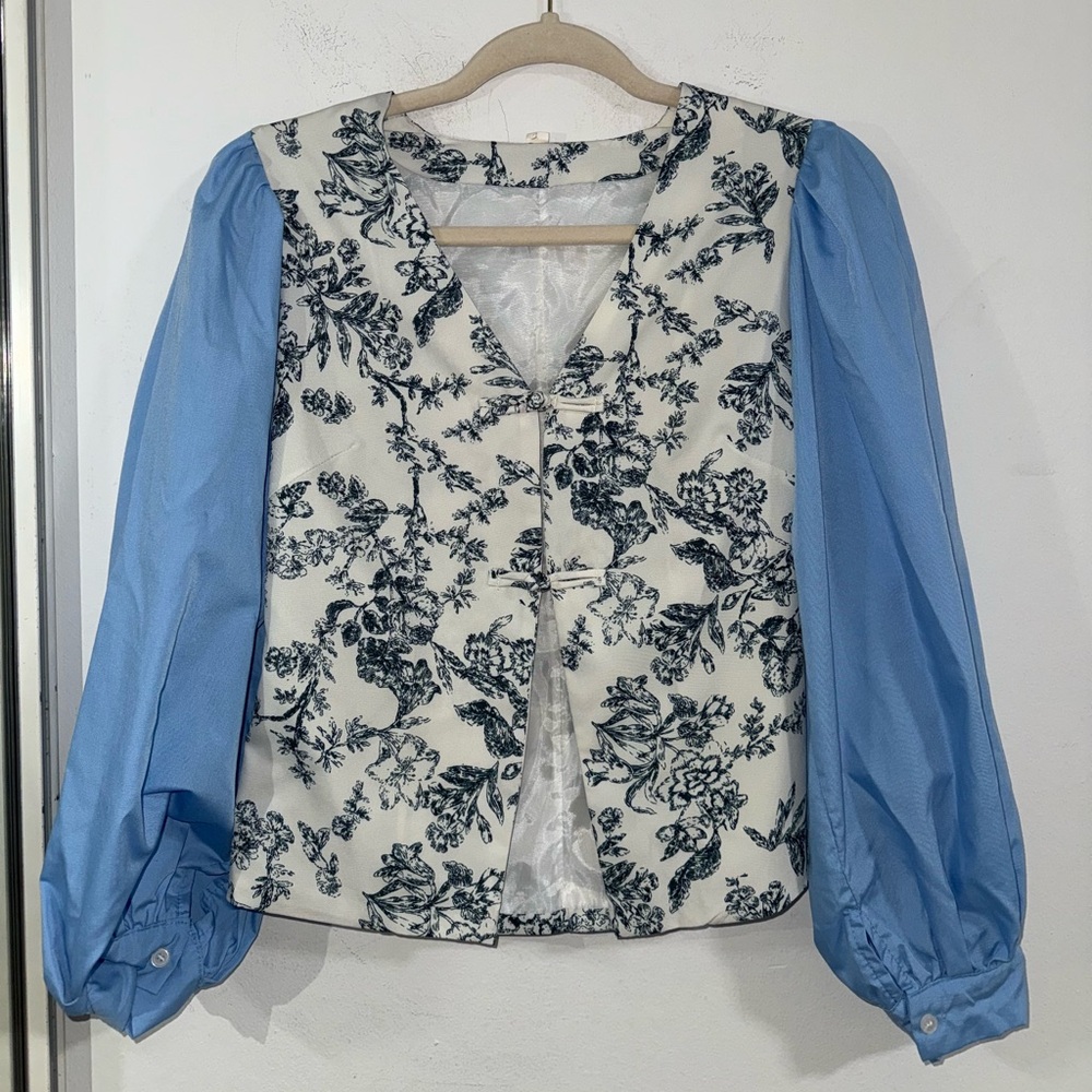 Floral Print Women's Top with Blue Sleeves
